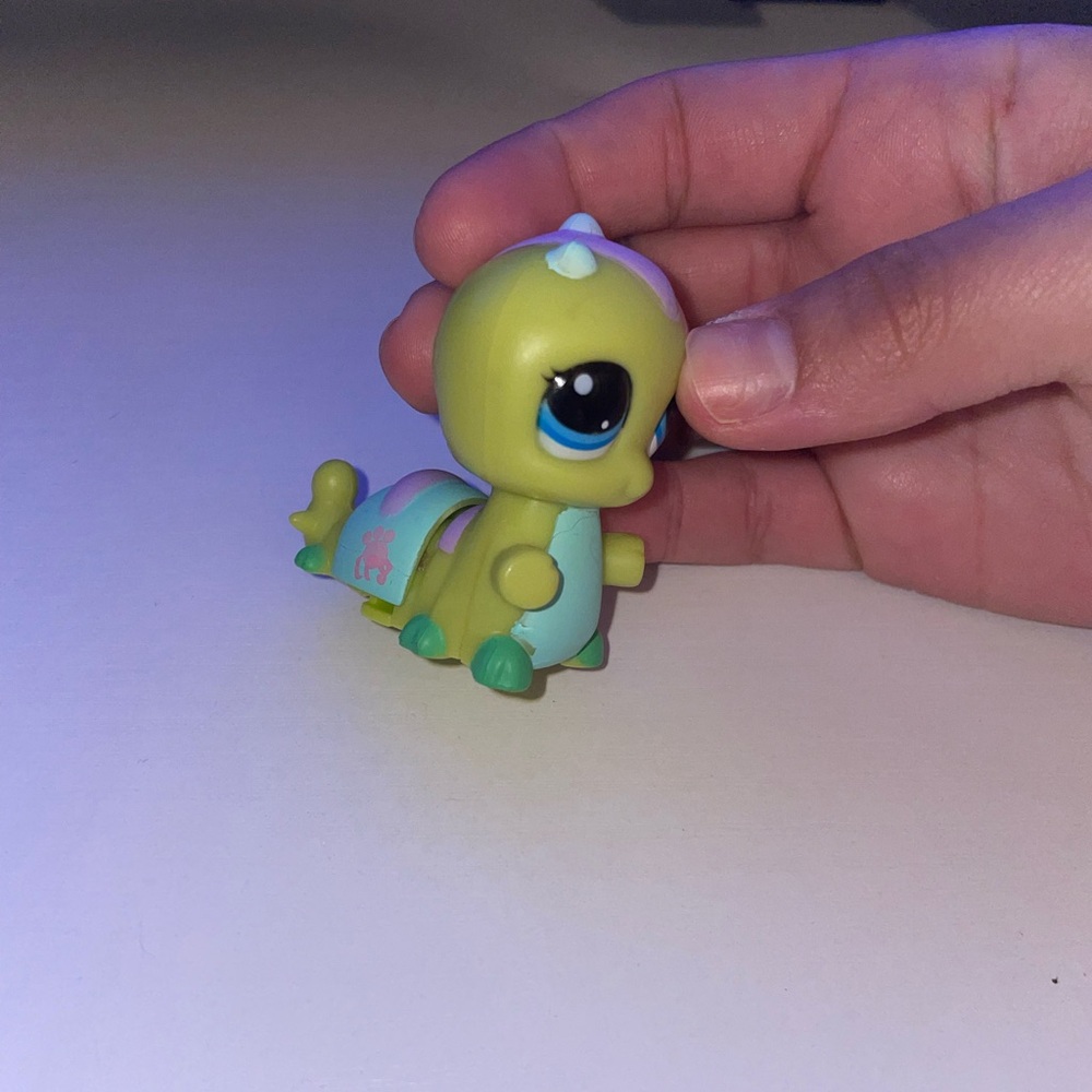 EXTREMELY RARE electronic littlest pet shop moveable caterpillar